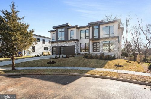 6935 Espey Ln, Mc Lean, VA 22101-5456