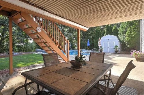 44 Selma Ave, Derby CT 06418-2230 exterior