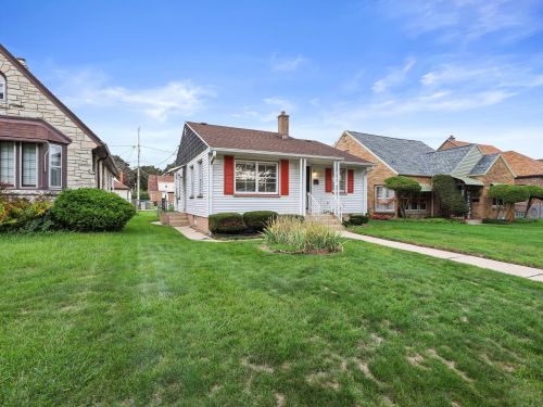 4921 24th Pl, Milwaukee WI 53209-5613 exterior