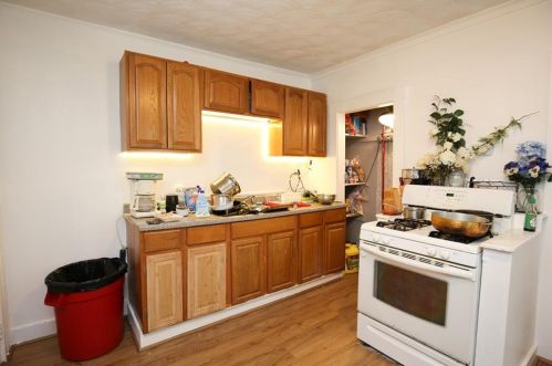 179 2nd Ave, Woonsocket RI 02895-4037 exterior