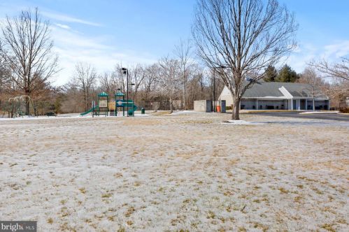 1719 Catherine Fran Dr, Accokeek MD 20607-3216 exterior