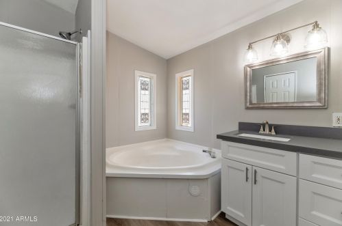 5817 41 Dr, Phoenix AZ 85029-1971 exterior