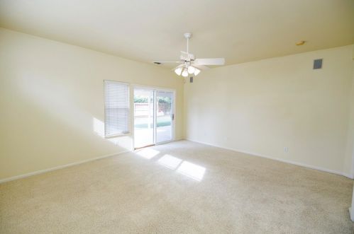 3987 Sterling Oaks Dr, Turlock CA 95382-8802 exterior