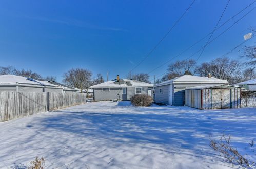 5327 90, Milwaukee WI 53214-2832 exterior