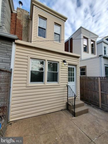 2543 Cedar St, Philadelphia PA  19125-3123 exterior