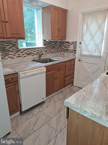 8719 Sundale Dr, Silver Spring MD  20910-5037 exterior