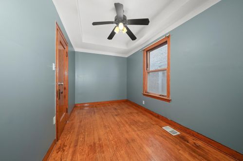 5257 Bishop St, Chicago IL 60827-5705 exterior