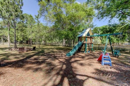 12216 Twin Br Acres Rd, Tampa FL 33626-3711 exterior