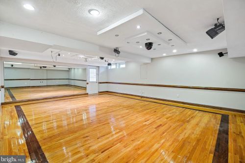 7725 Epsilon Dr, Rockville MD 20855-2546 exterior