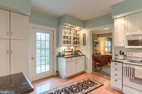 273 Main St, Hummelstown PA 17036-1721 exterior