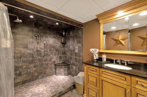 54 Quebec Dr, Huntington Station NY 11746-3870 exterior