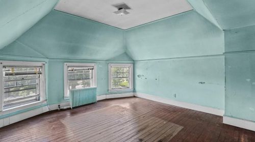 166 Adelaide Ave, Providence RI 02907-1833 exterior