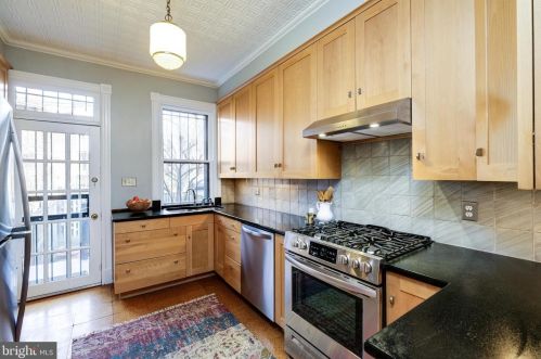 132 12 St, Washington DC 20003-1413 exterior