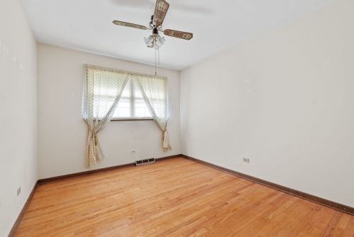 501 Shorewood Dr, Joliet IL 60404-7200 exterior