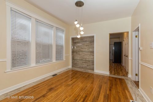 6734 Michigan Ave, Chicago IL  60637-3921 exterior