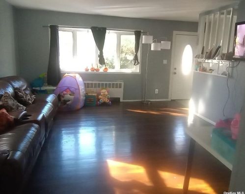 1101 Deer Park Ave, Babylon NY  11703-3107 exterior