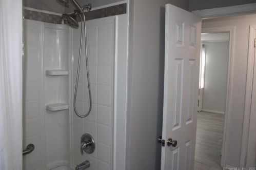 908 Plymouth St, Windsor CT 06095-3713 exterior