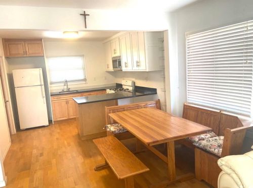 245 L St, Bakersfield CA 93304-1472 exterior