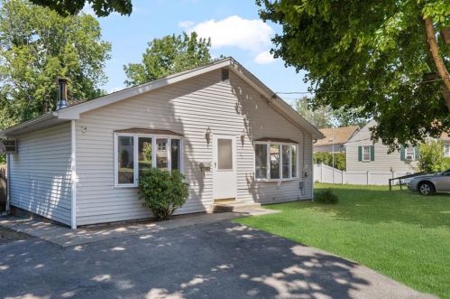 65 Rodman St, Woonsocket, RI 02895-4940