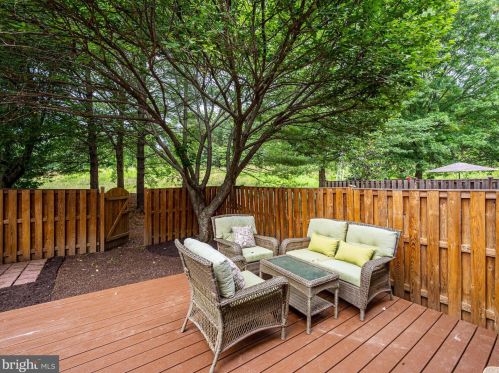 6206 Littlethorpe Ln, Alexandria VA 22315-3700 exterior