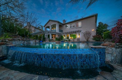 1380 Souza Dr, Folsom CA  95762-7561 exterior