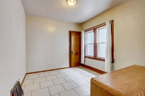 3030 15 Pl, Milwaukee WI 53215-3721 exterior