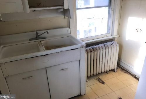 1304 Main St, Darby PA 19023-2619 exterior