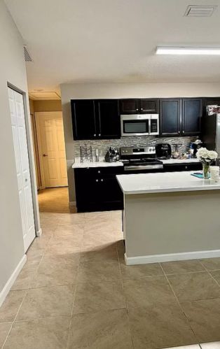 1926 Del Rio Blvd, Fort Pierce FL exterior