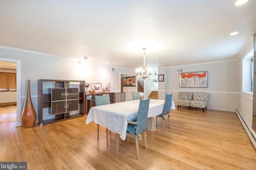 1078 Corn Crib Dr, Huntingdon Valley PA 19006-3306 exterior