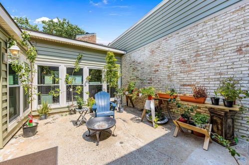 6801 Anglebluff Cir, Dallas TX 75248-4140 exterior