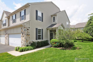 661 Shakespeare Dr, Volo, IL 60030-3370