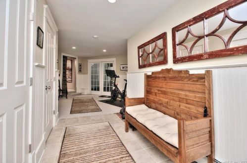 64 Bayberry Ln, Westport CT 06880-4031 exterior