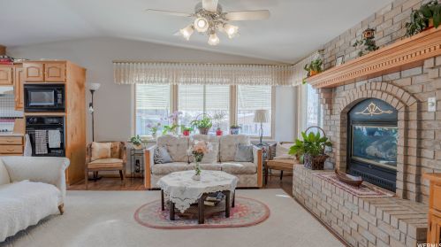 178 Alta Vw Way, Sandy UT 84070-3258 exterior