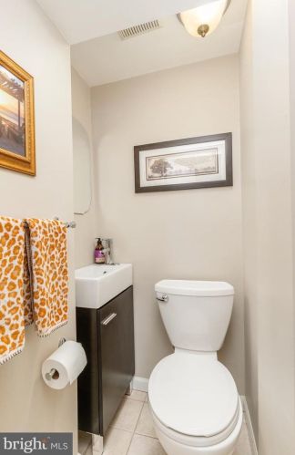 1529 Clarion St, Philadelphia PA  19147-6209 exterior