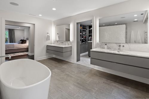 19 Pequot Trl, Westport CT 06880-2929 exterior