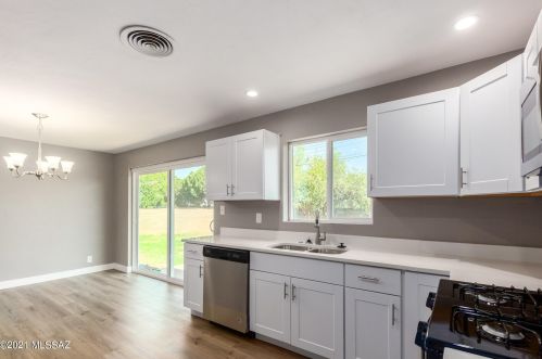 7017 Calle Orion, Tucson AZ  85710-5451 exterior