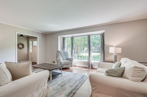 1998 Gainsborough Dr, Atlanta GA 30341-1017 exterior