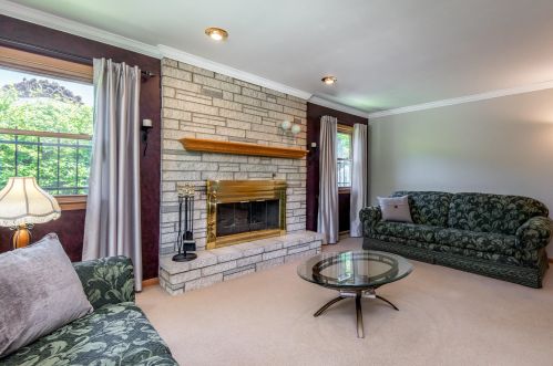 10021 Grantosa Dr, Milwaukee WI 53222-1325 exterior