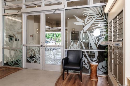 2525 Date St, Honolulu HI  96826-5437 exterior