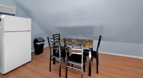 2252 Lawndale Ave, Chicago IL 60629-4345 exterior