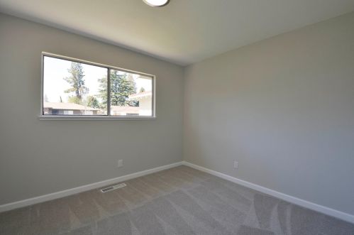 2021 Rochelle Ave, Turlock CA  95382-1666 exterior