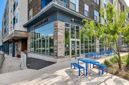 1708 Cedar Ave, Austin TX 78702-1429 exterior