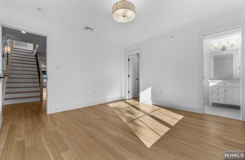 380 Lincoln Ave, Cliffside Park NJ 07010-1822 exterior