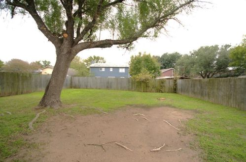 1305 Dominique Dr, Austin TX  78753-6835 exterior