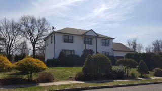 1 Elisa Ln, Clark, NJ 07066-1751