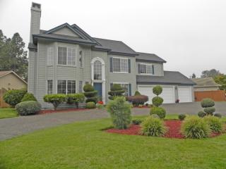 1496 Martingale St, Eugene, OR 97401-6936