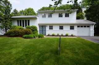 13 Hemlock Ter, Springfield, NJ 07081-2405