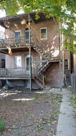 3307 Pensacola Ave, Chicago IL 60618-1208 exterior