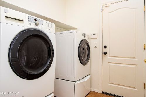 7972 Hawk Eagle Ct, Tucson AZ  85757-1643 exterior