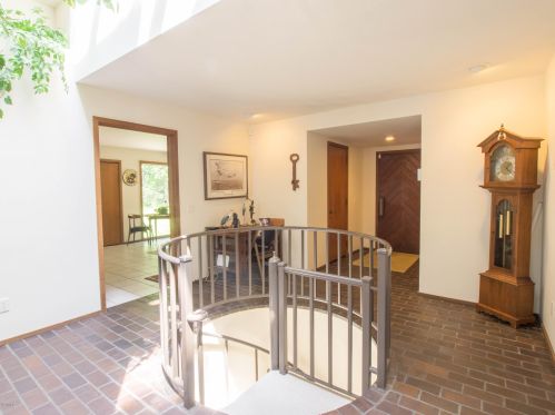 300 Cir Dr, Meskegon MI 49445-2712 exterior